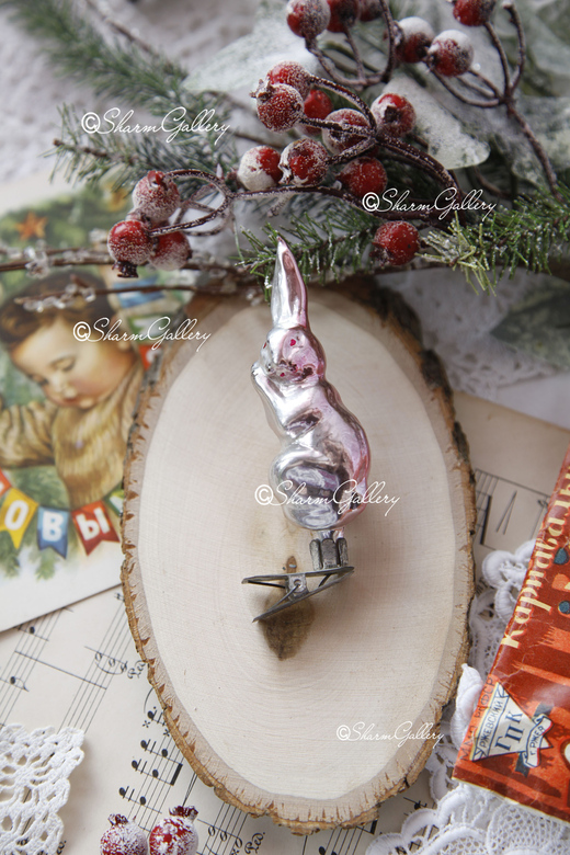 Заяц. Елочная игрушка, стекло на прищепке, СССР.