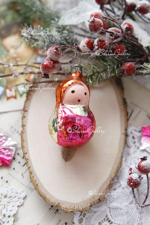 Матрешка в розовом. Елочная игрушка, стекло, СССР.