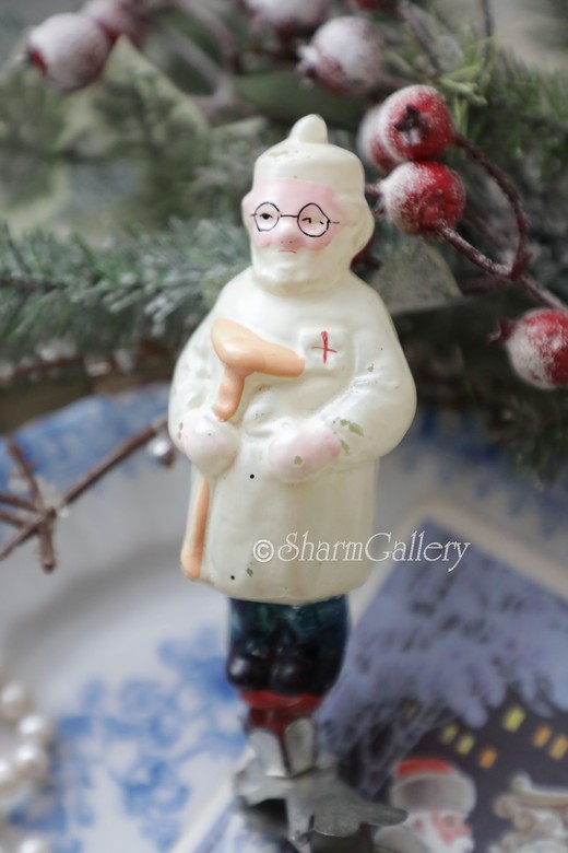 "Доктор Айболит". №6. Старинная елочная игрушка на прищепке.