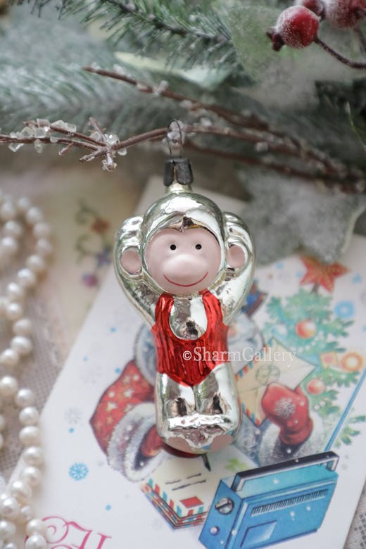 "Цирковая обезьянка". Елочная игрушка, стекло, СССР.