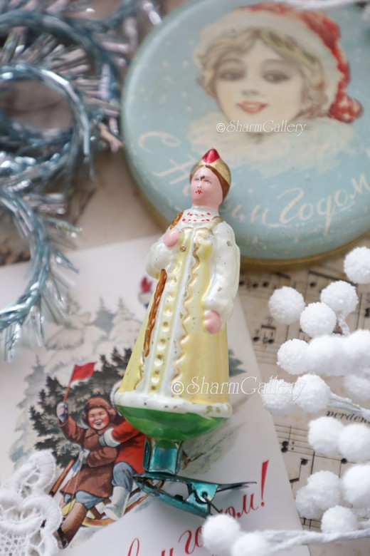 "Аленушка". №2. Старинная елочная игрушка на прищепке.