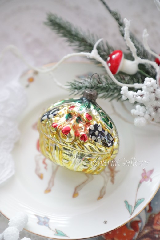 Корзина с фруктами. №3. Елочная игрушка, стекло, СССР.