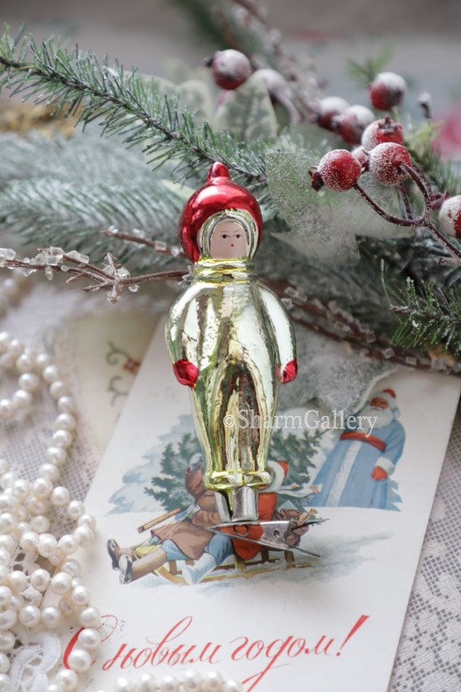 Космонавт №25. Елочная игрушка, стекло на прищепке, СССР.