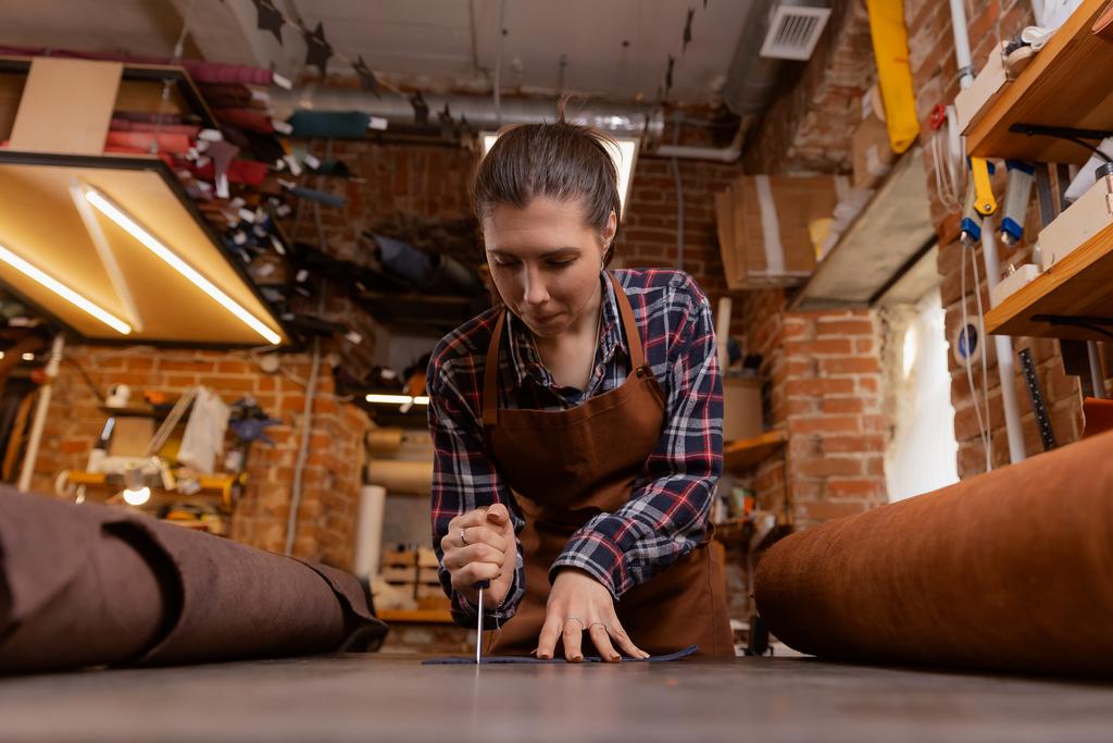 Кожевенное дело "Браслет в 2 оборота"