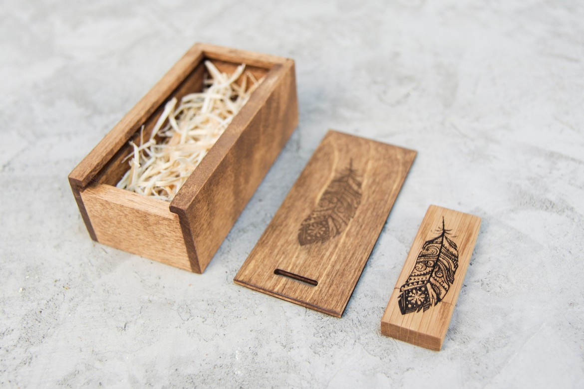 Флешбокс "Слайд-мини" узкий - из дерева от 640 р.