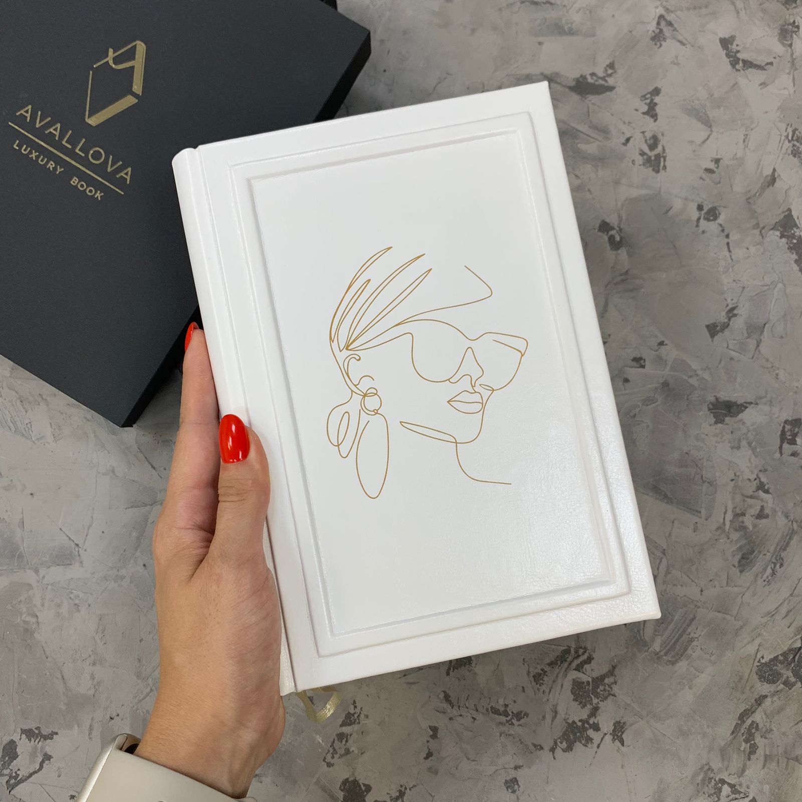 Ежедневник в эко коже с печатью, А5, белый.