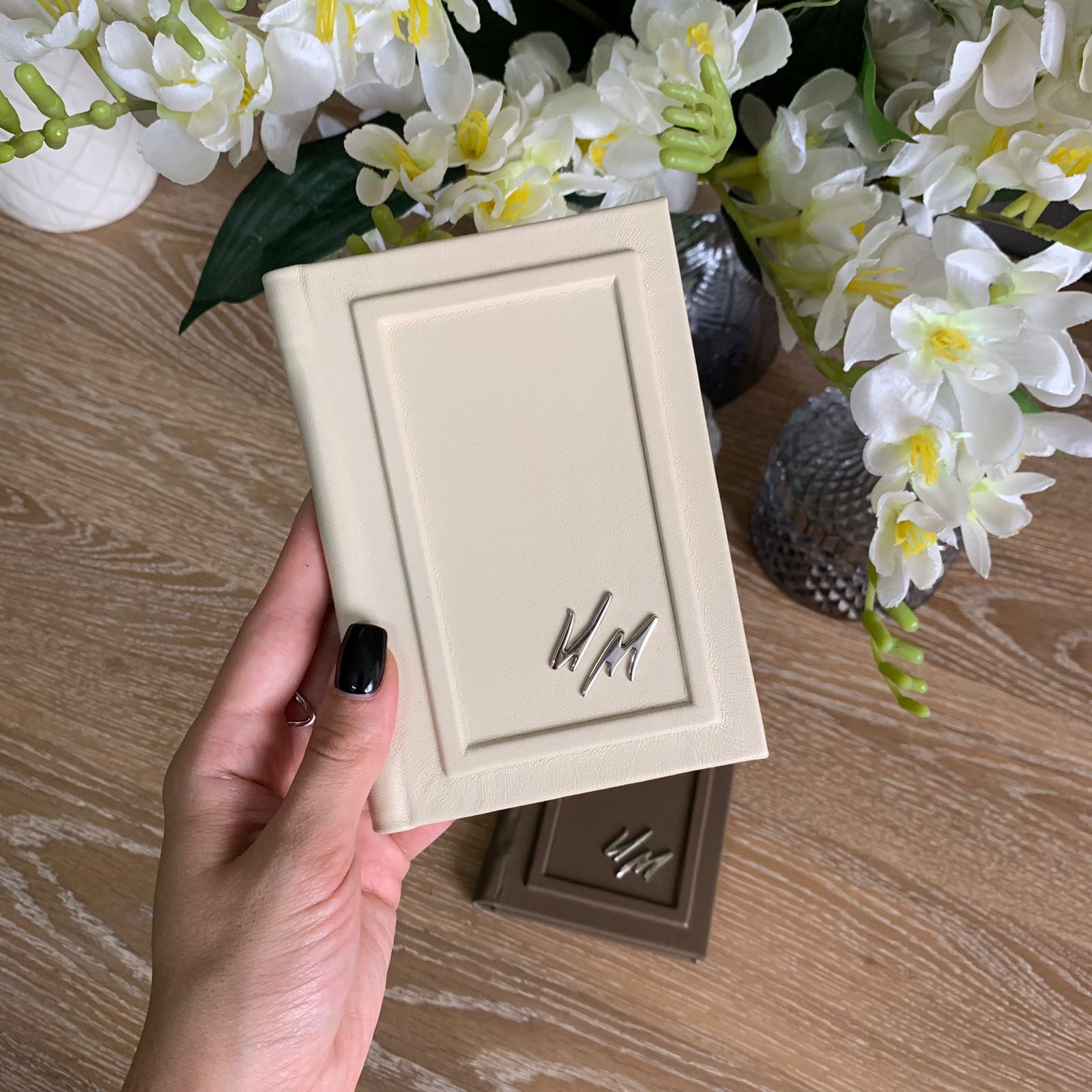 Обложка на паспорт с инициалами из металла