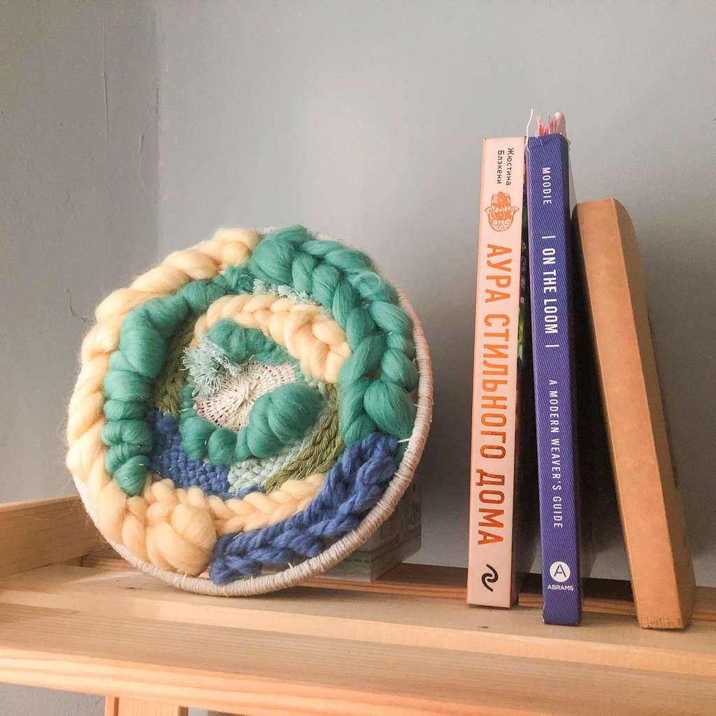 Урок 2. Полотно на круглой раме.