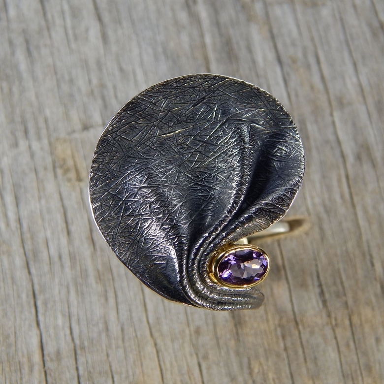 Серебряное кольцо с аметистом