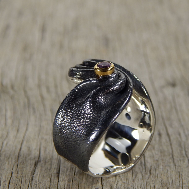 Серебряное кольцо с аметистом