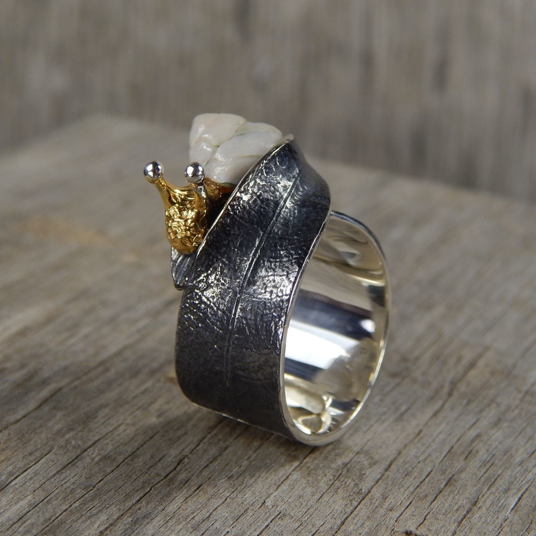 Серебряное кольцо с морской раковиной