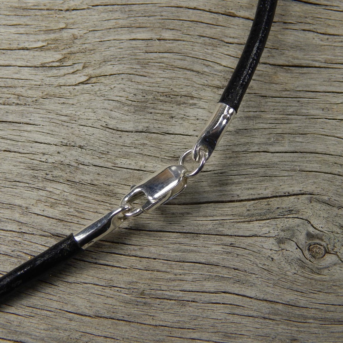 кожаный шнур