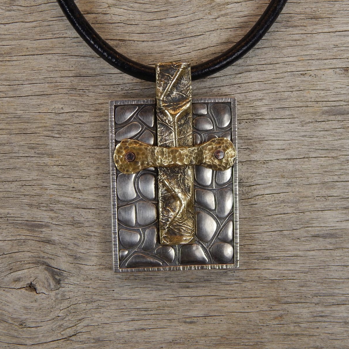 мужской подвес