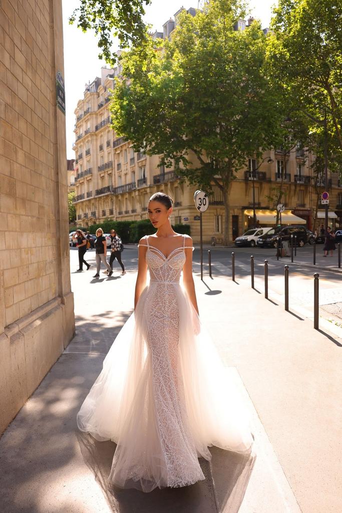 Свадебное платье AVANTYRIN