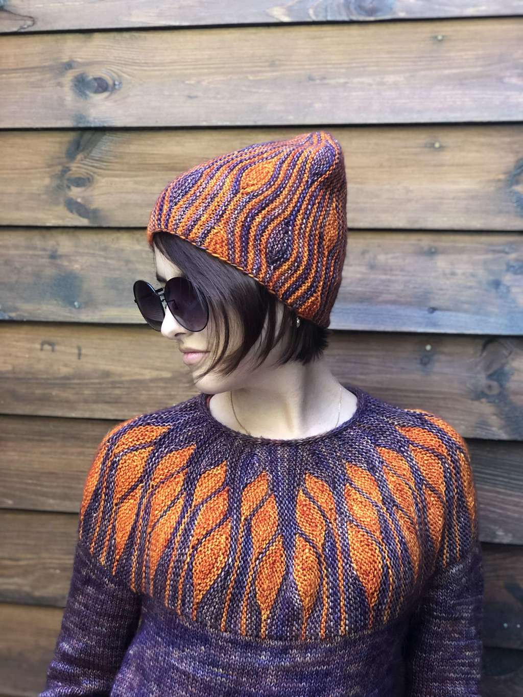 Свитер Цветочные Бутоны DK (200 м в 100 г)