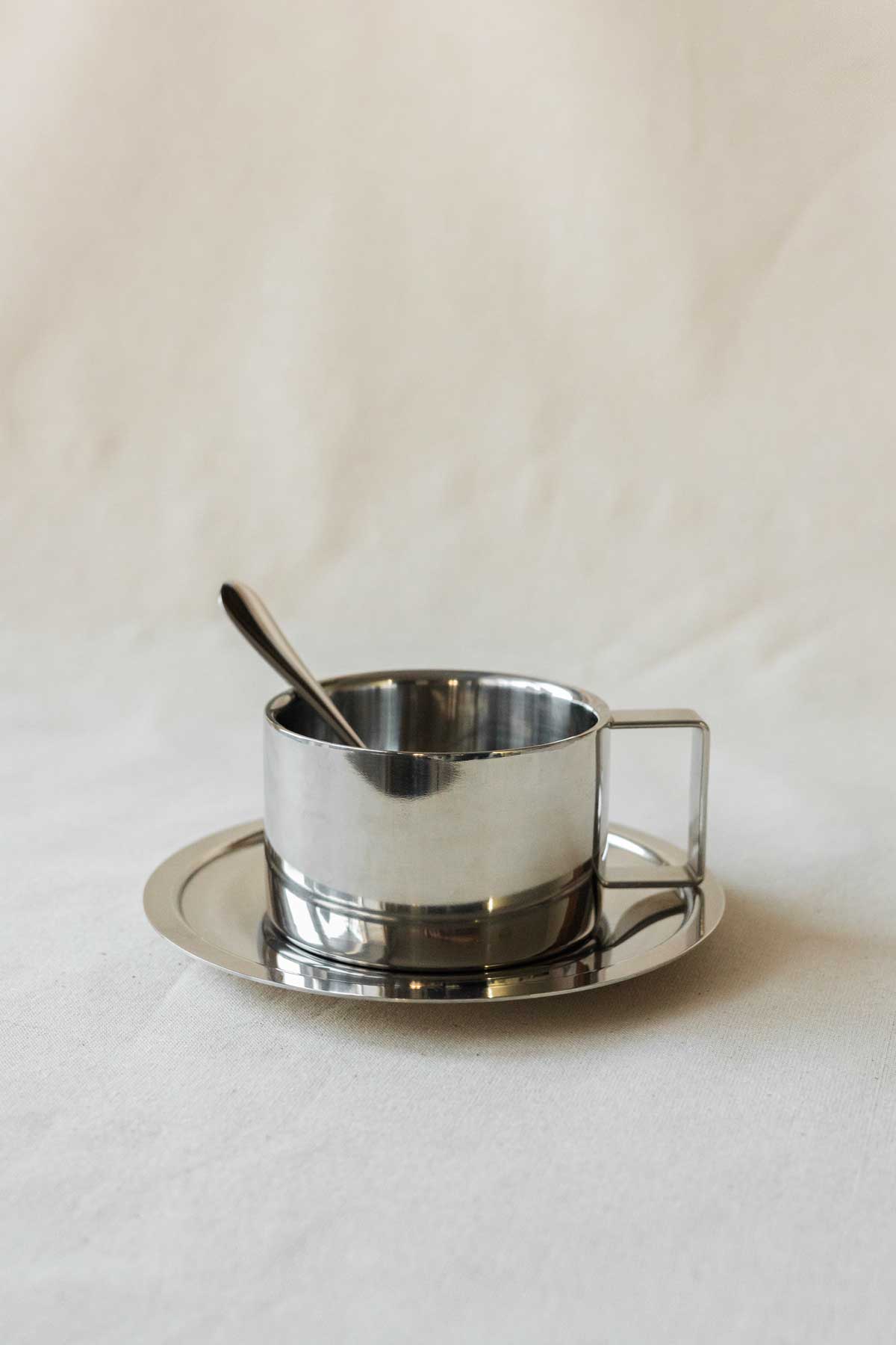 Набор: кружка с блюдцем и ложечкой