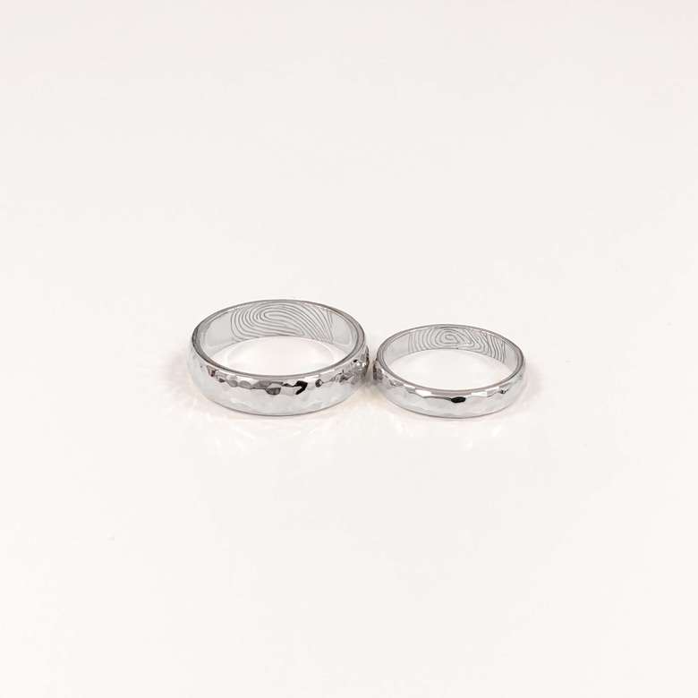 Обручальные кольца с рябью и отпечатками