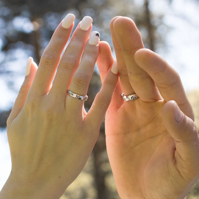 Обручальные кольца с рябью