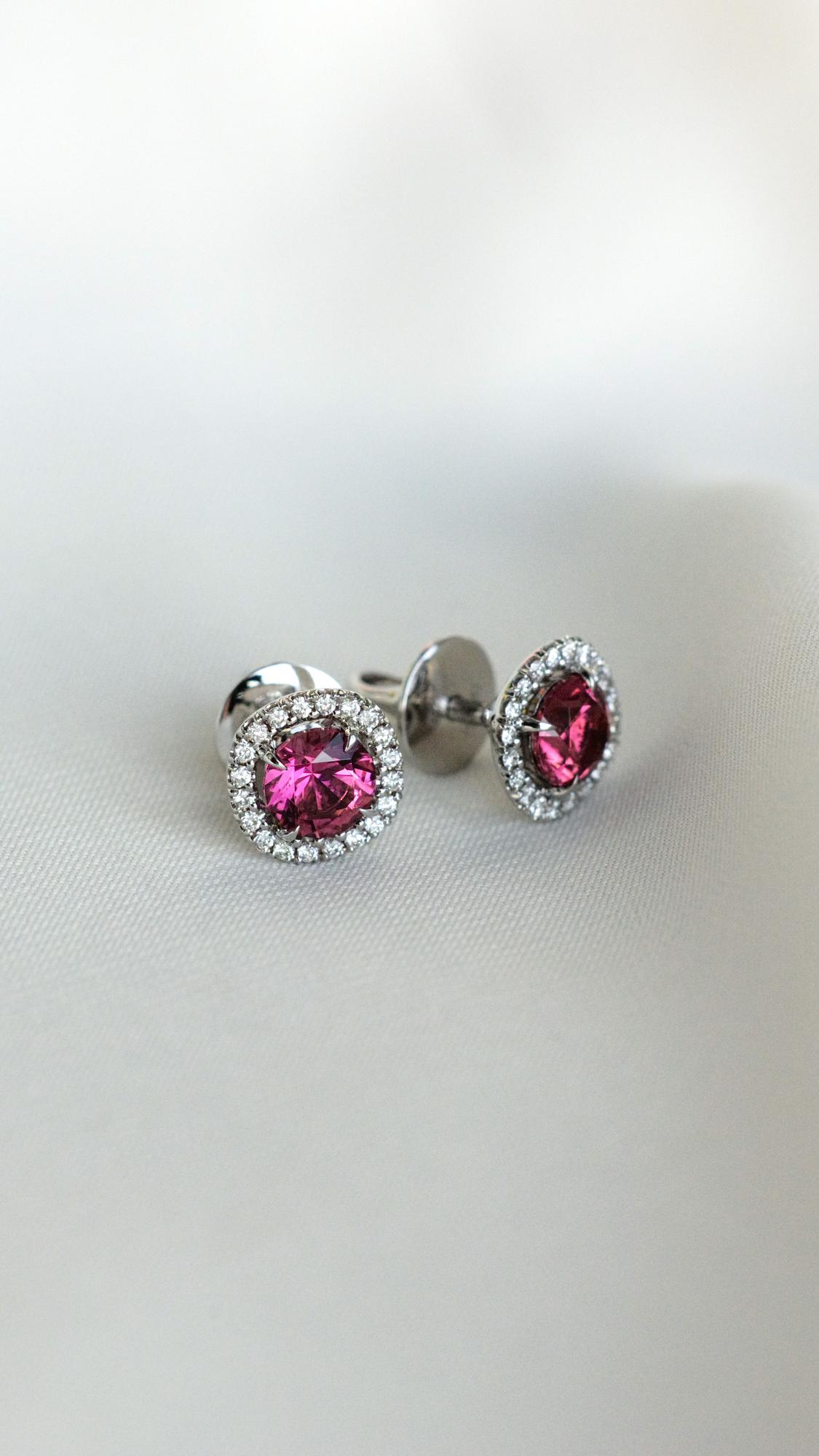 Серьги пусеты с турмалинами с бриллиантовой окантовкой