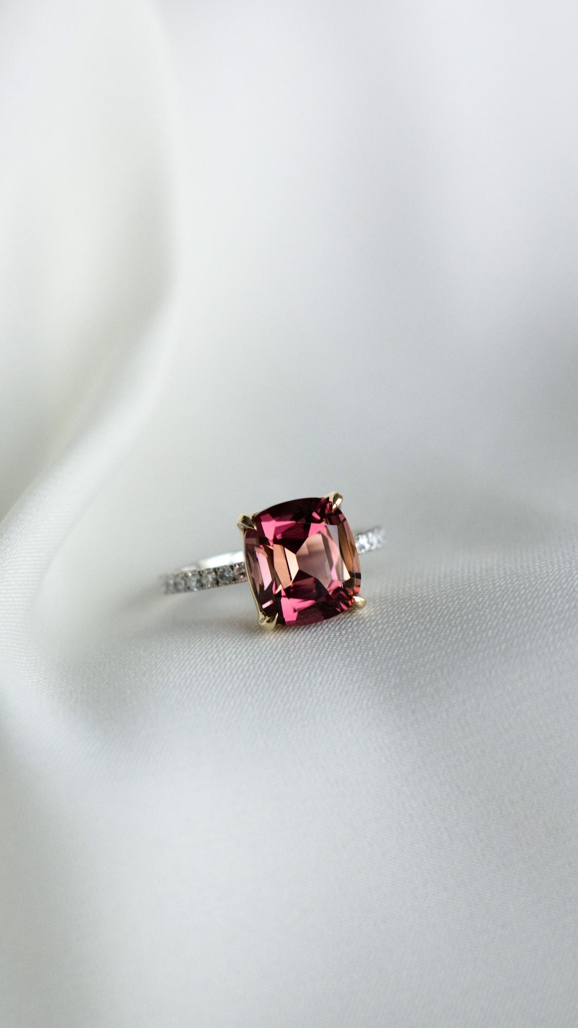 Кольцо с полихромным турмалином