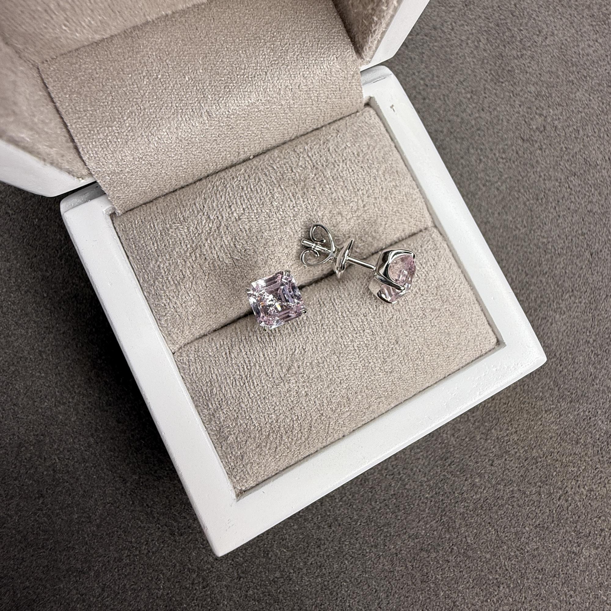 Серьги пусеты с морганитами