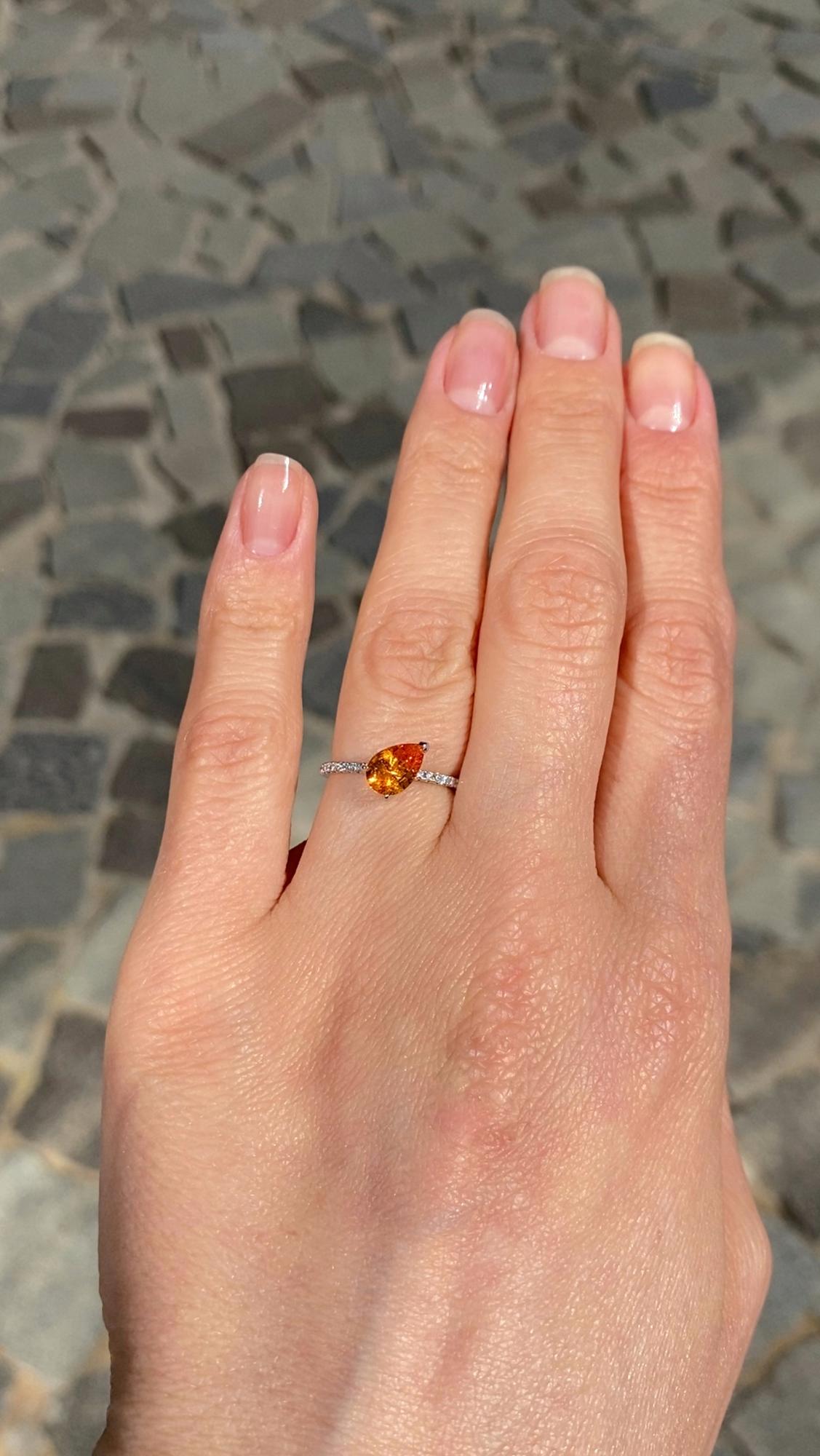 Кольцо с гранатом спессартин