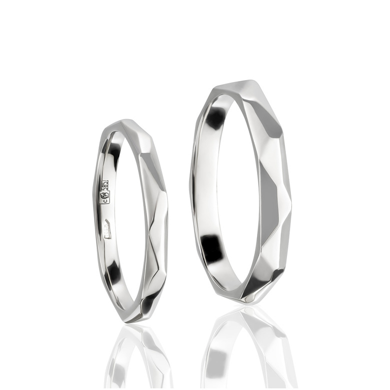 Обручальные кольца с плавными гранями