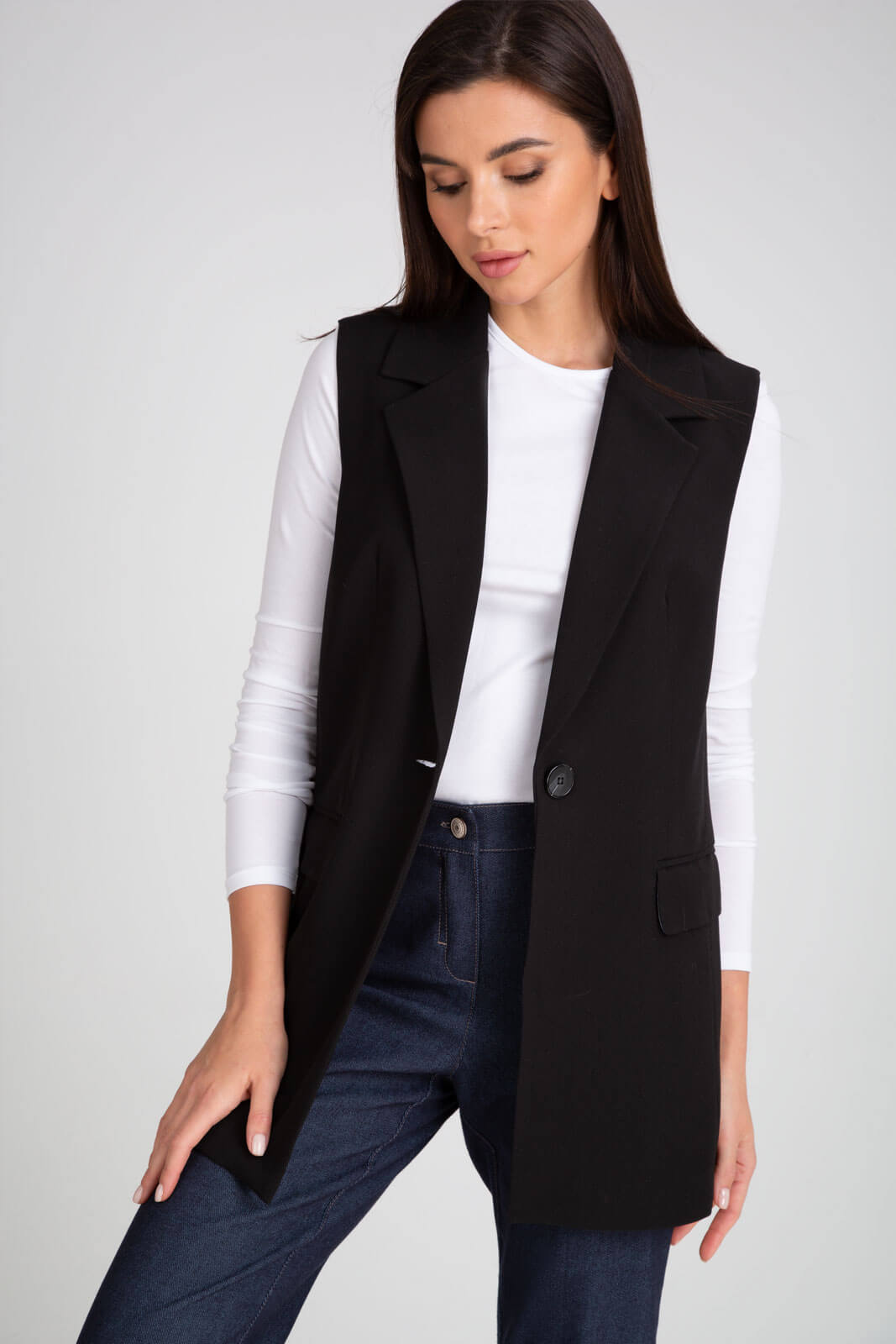 Жилет 204 черный цвет 42-58