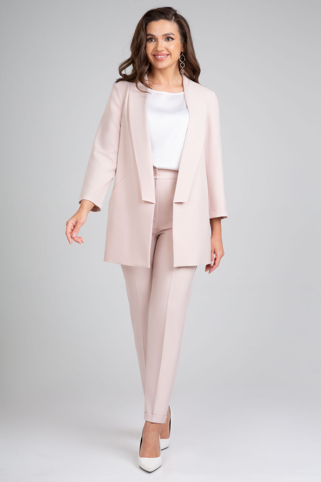 Костюм брючный 10305 цвет пудра 42-58
