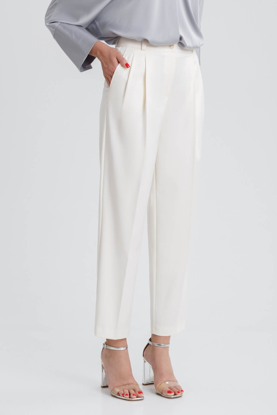 Брюки 310 молочный цвет 42-52