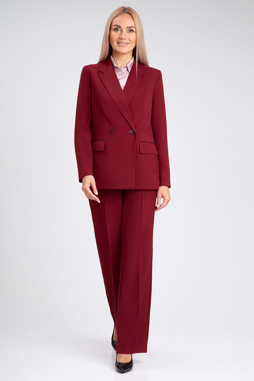 Костюм брючный 10609 бордовый цвет 42-52