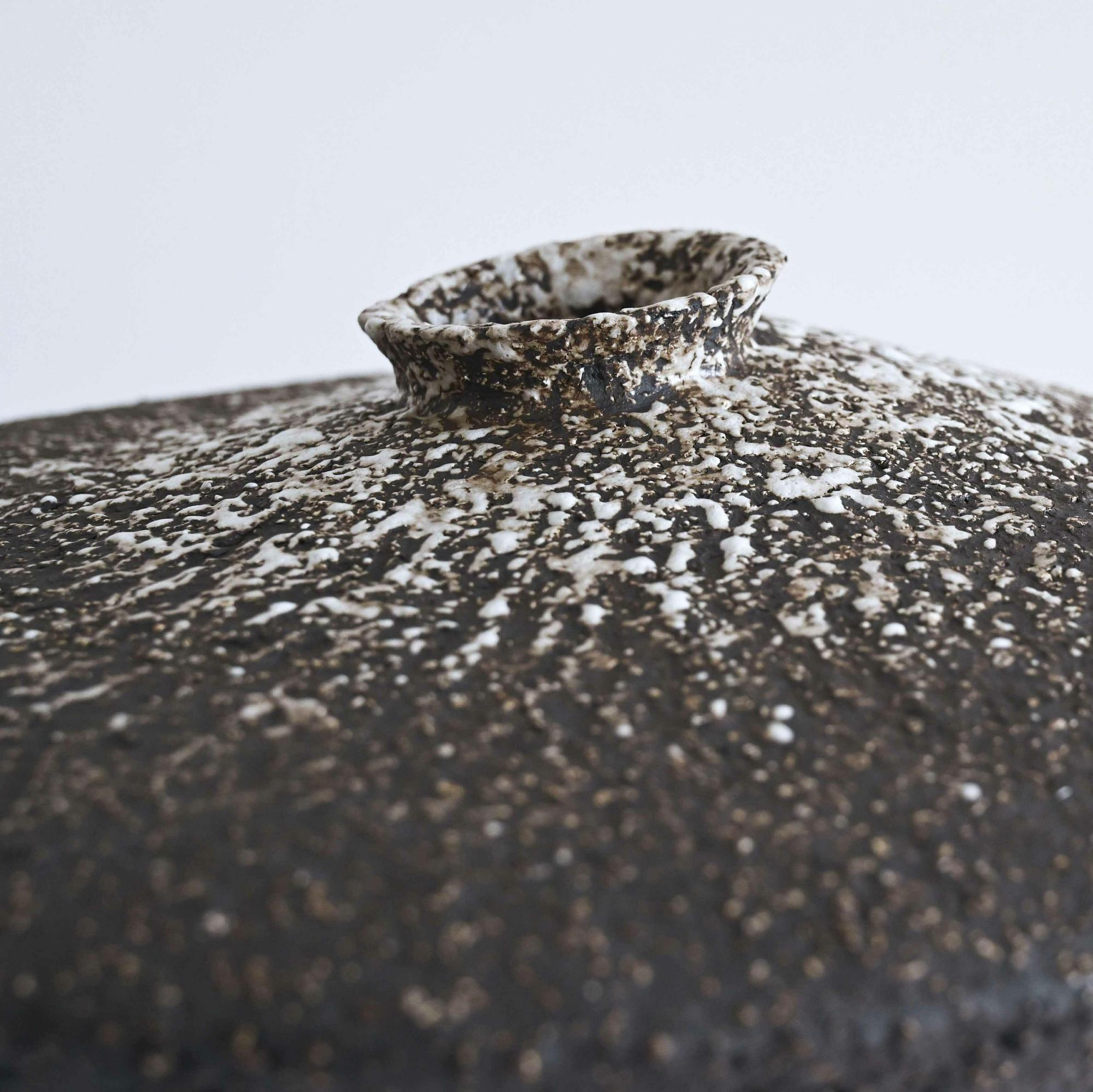 Handmade ceramic vase wabi sabi rustic style Portugal details