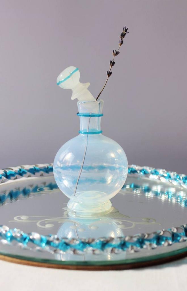 Опаловый флакон