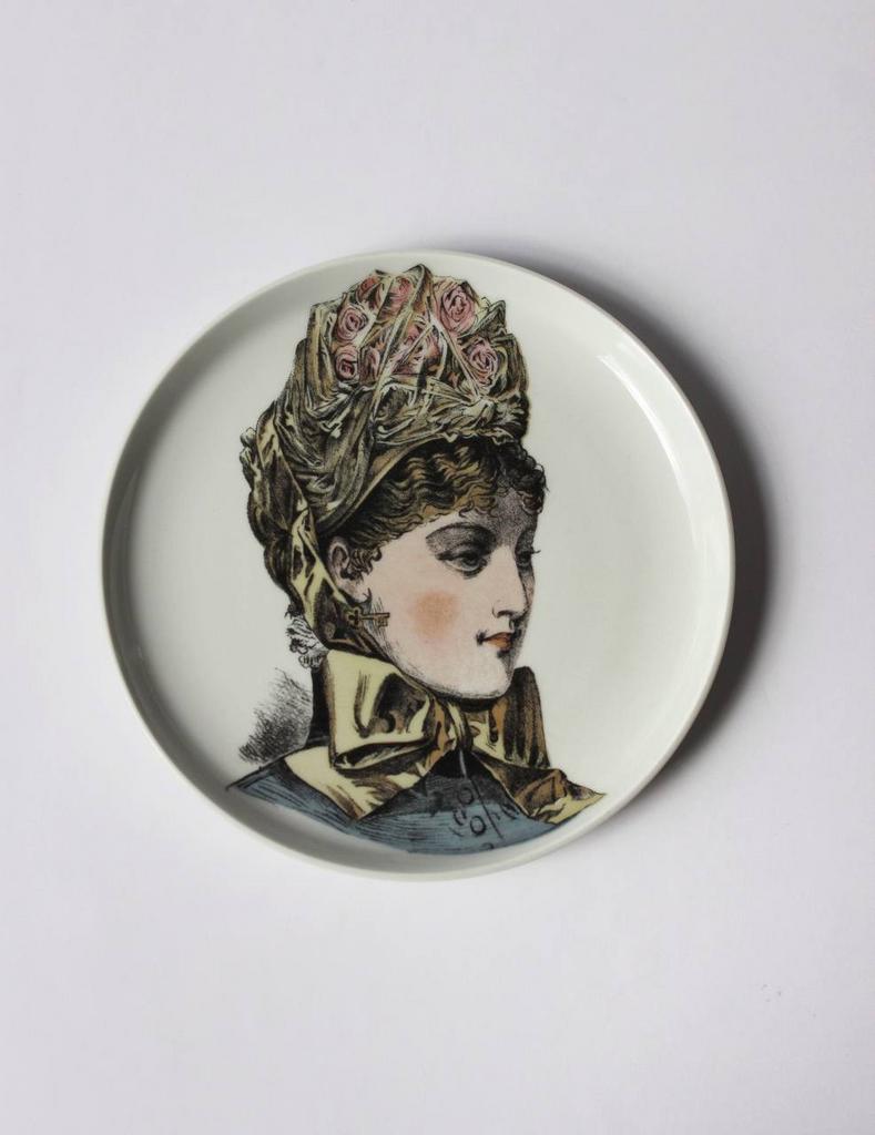 Тарелка "Мадмуазель" декоративная