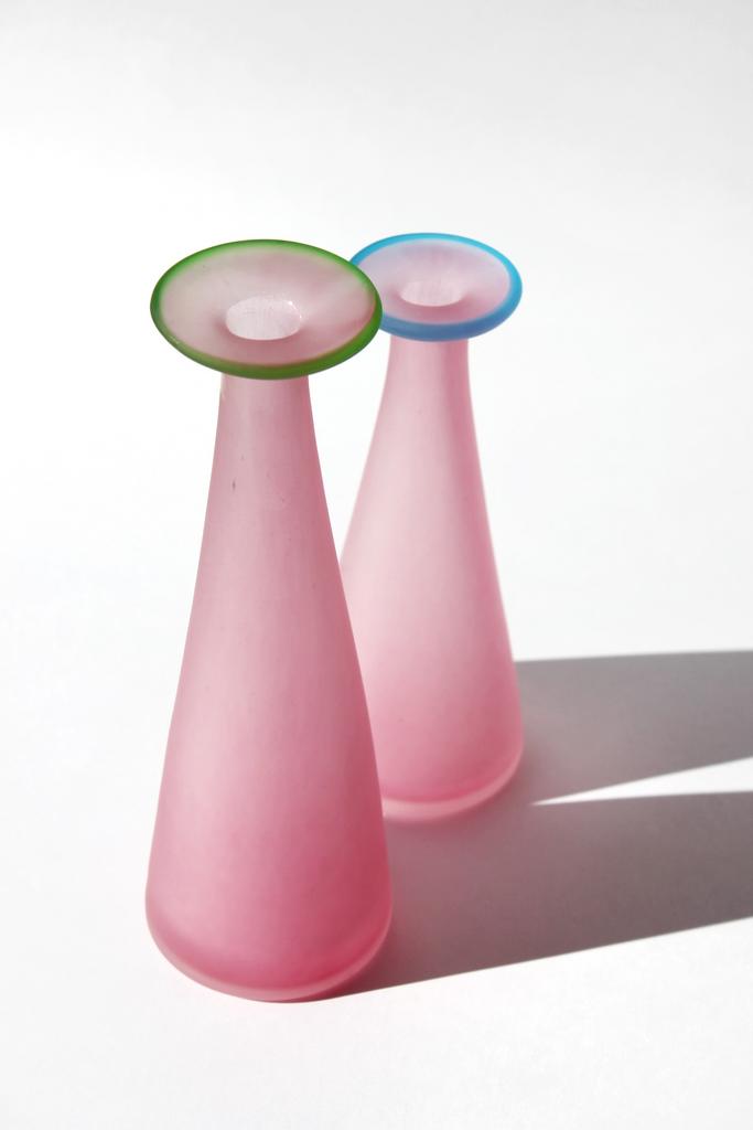 Пара ваз в стиле “Memphis”