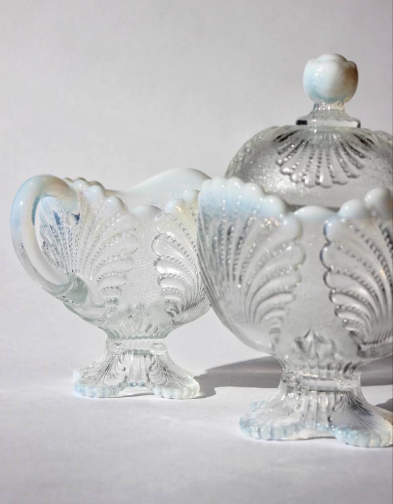 Опаловый сет: конфетница и молочник Mosser Glass