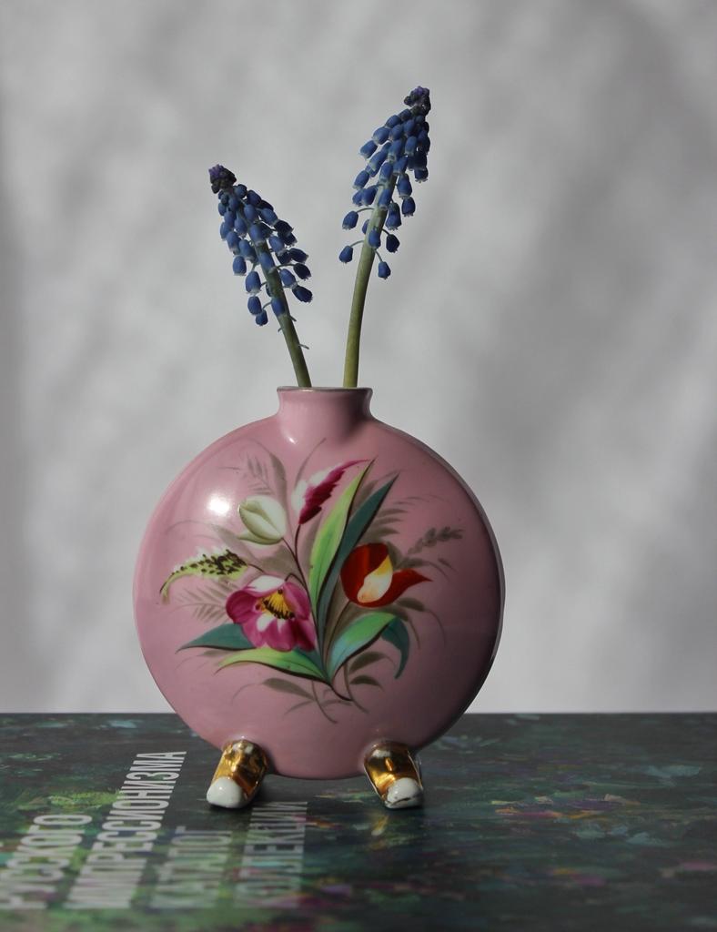 Пара антикварных вазочек с ручной росписью