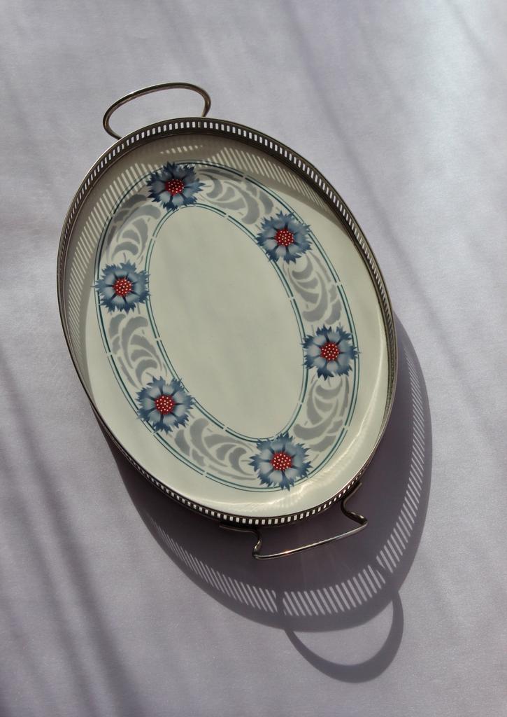 Антикварный поднос эпохи модерн