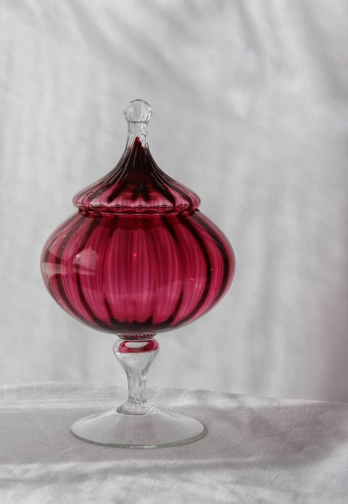 Клюквенная бонбоньерок Empoli Glass