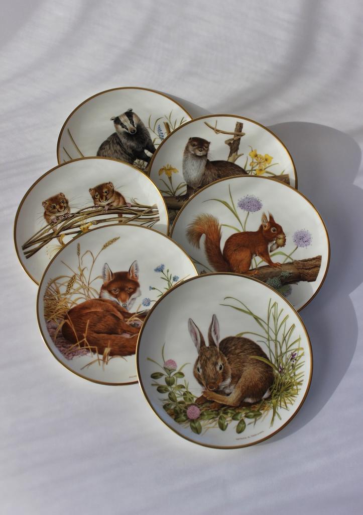 Коллекционные тарелки с животными Wedgwood