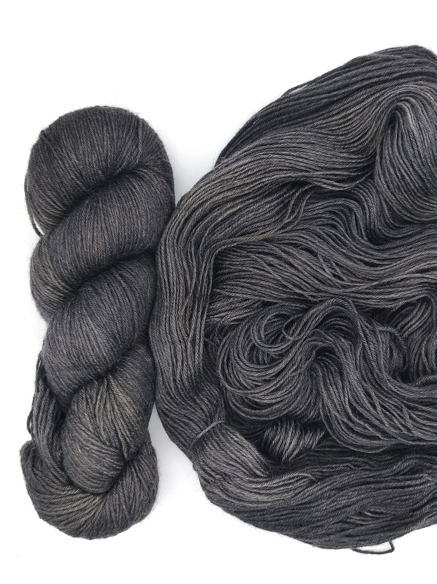 Пряжа ручного окрашивания, 100 гр/420 м, 75% меринос, 25% ПА, 80420