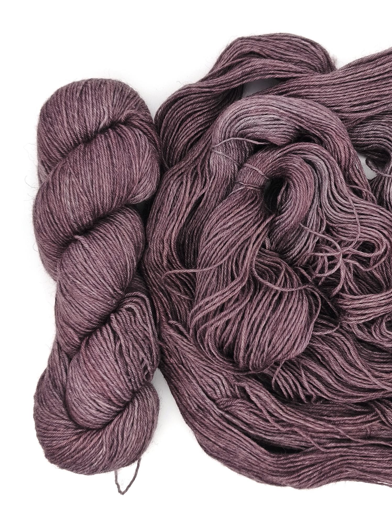 Пряжа ручного окрашивания, 100 гр/420 м, 75% меринос, 25% ПА, 82420