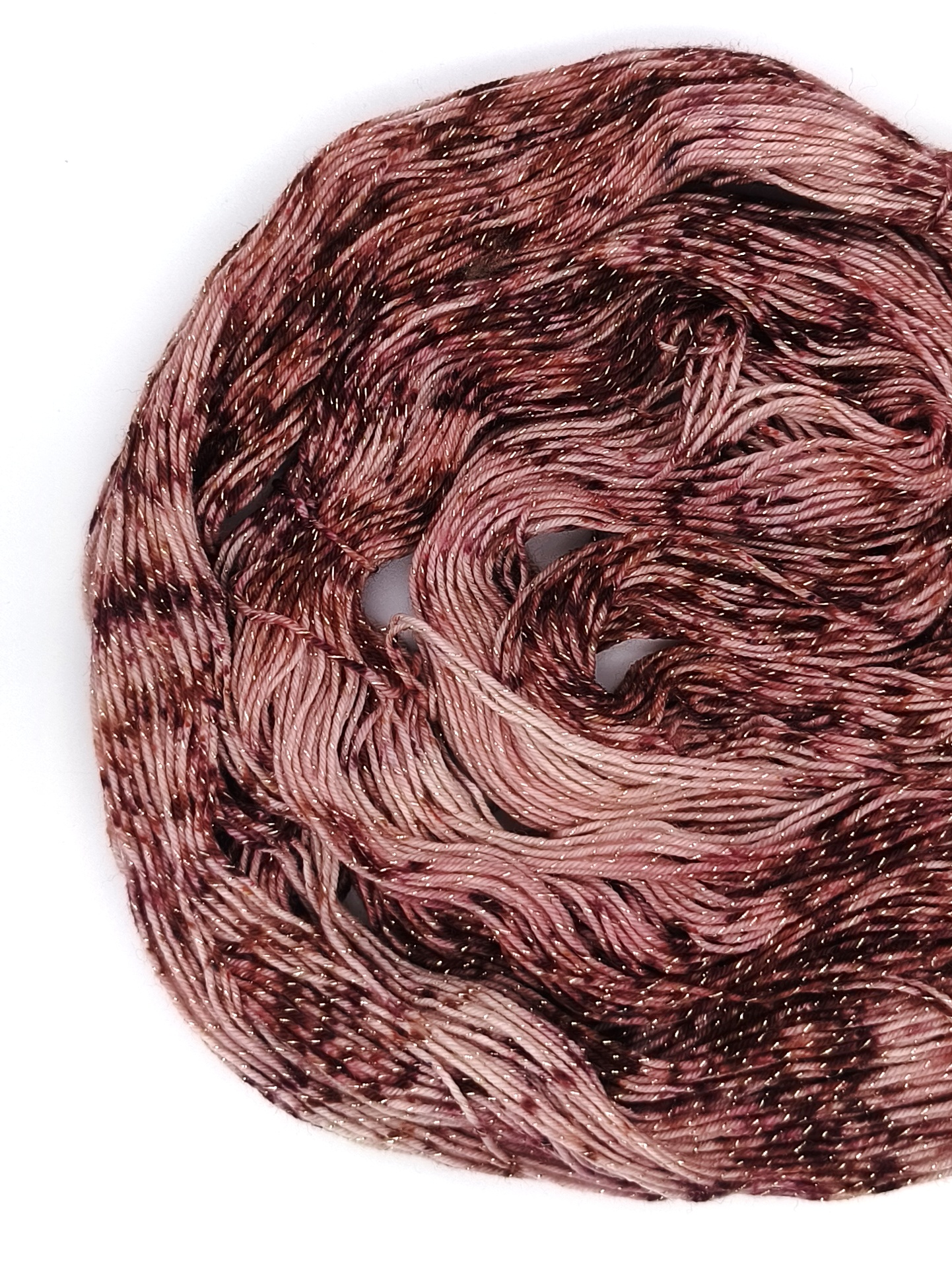 Меринос 19 мкн 73%, нейлон 23%, люрекс 4%, 50 гр/200 м, 108400