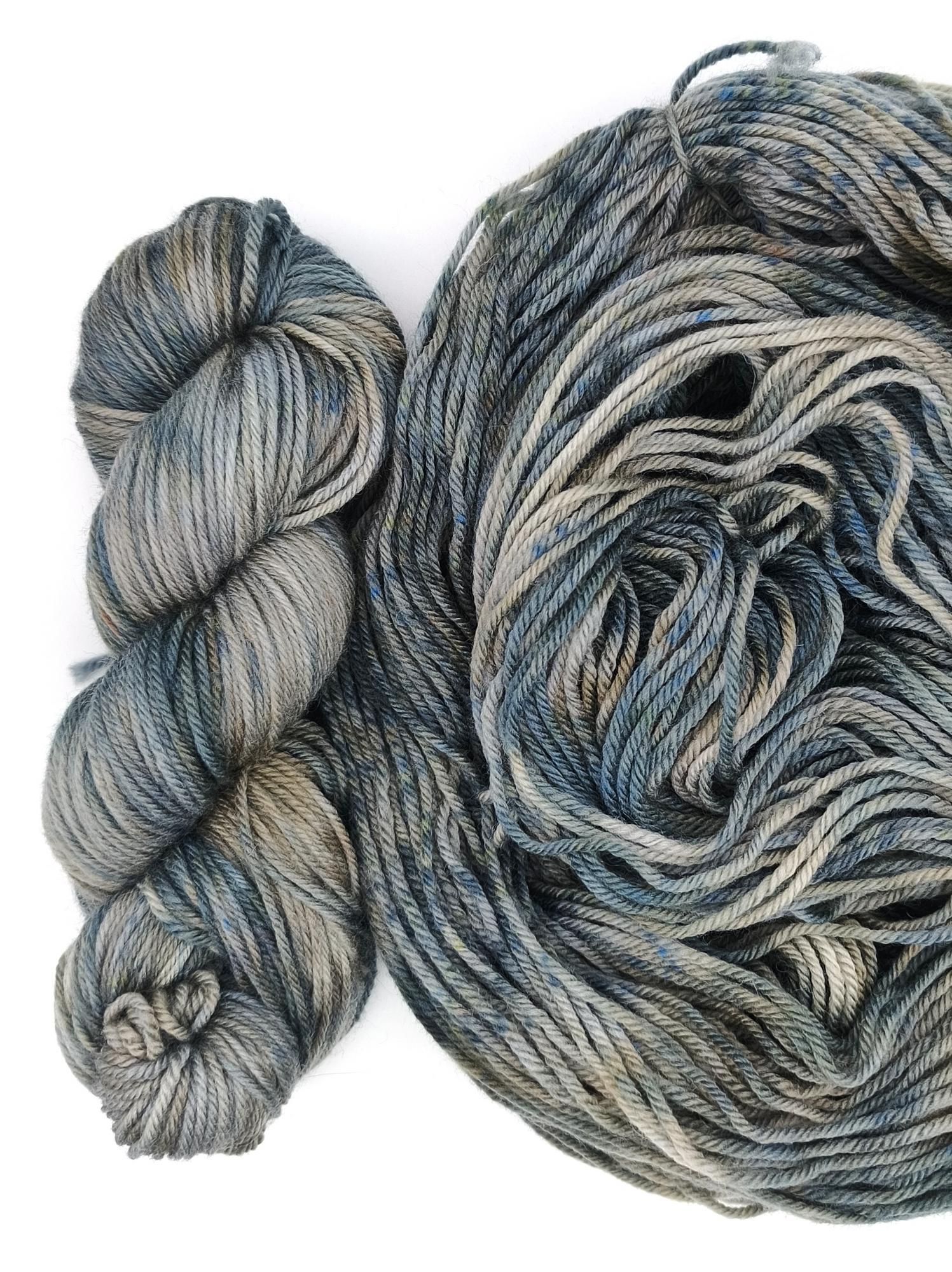 Пряжа ручного окрашивания, 100 гр/205 м, 75% меринос, 25% ПА, 121205