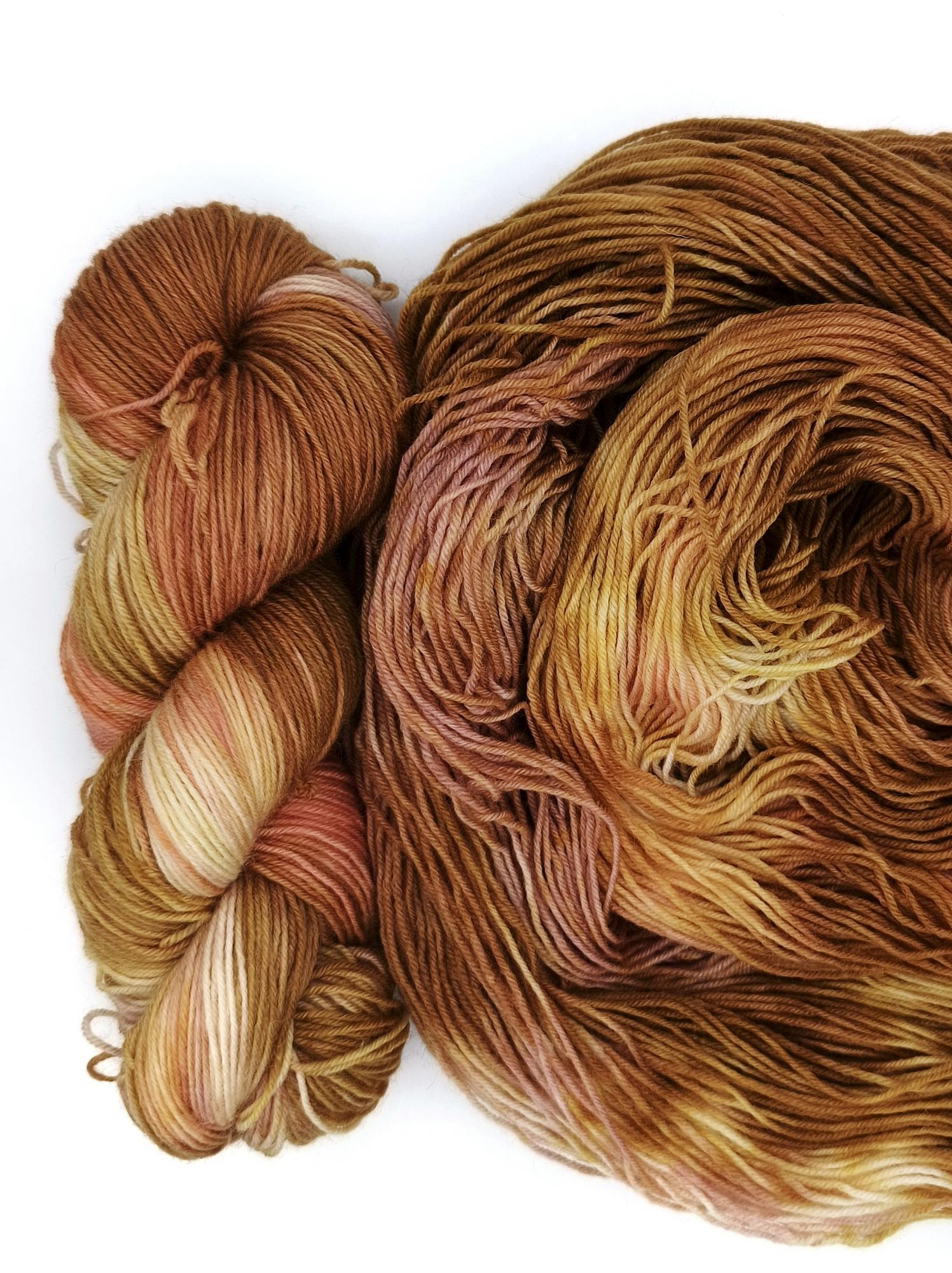 Пряжа ручного окрашивания, 100 гр/420 м, 75% меринос, 25% ПА, 47420