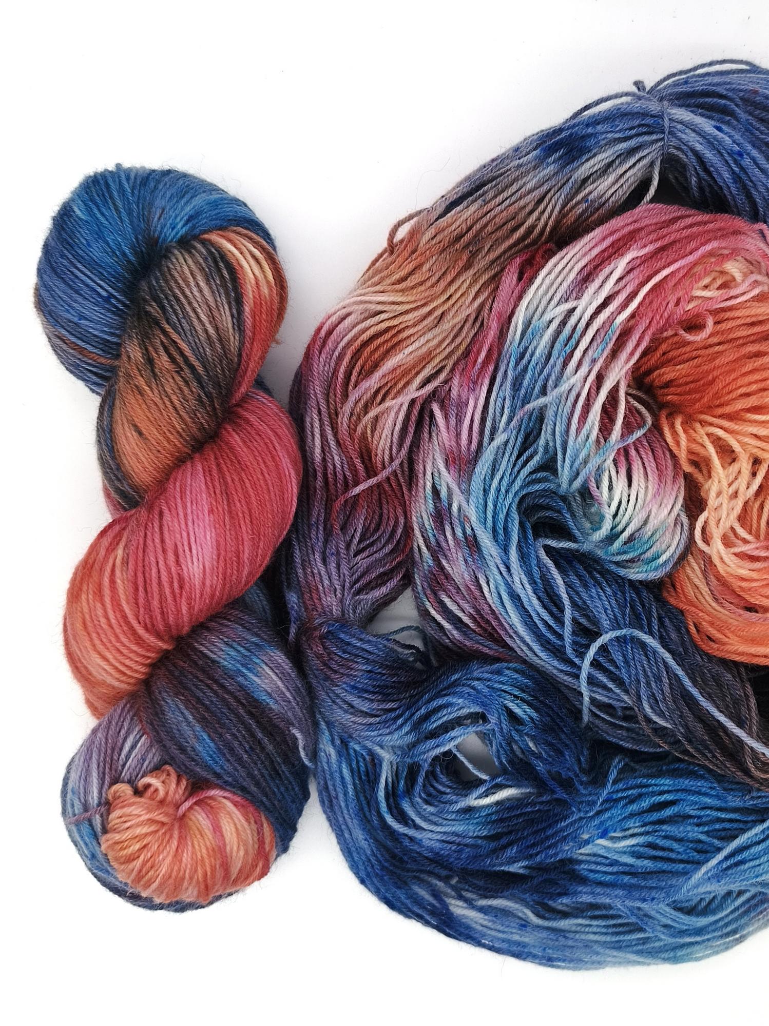 Пряжа ручного окрашивания, 100 гр/420 м, 75% меринос, 25% ПА, 44420