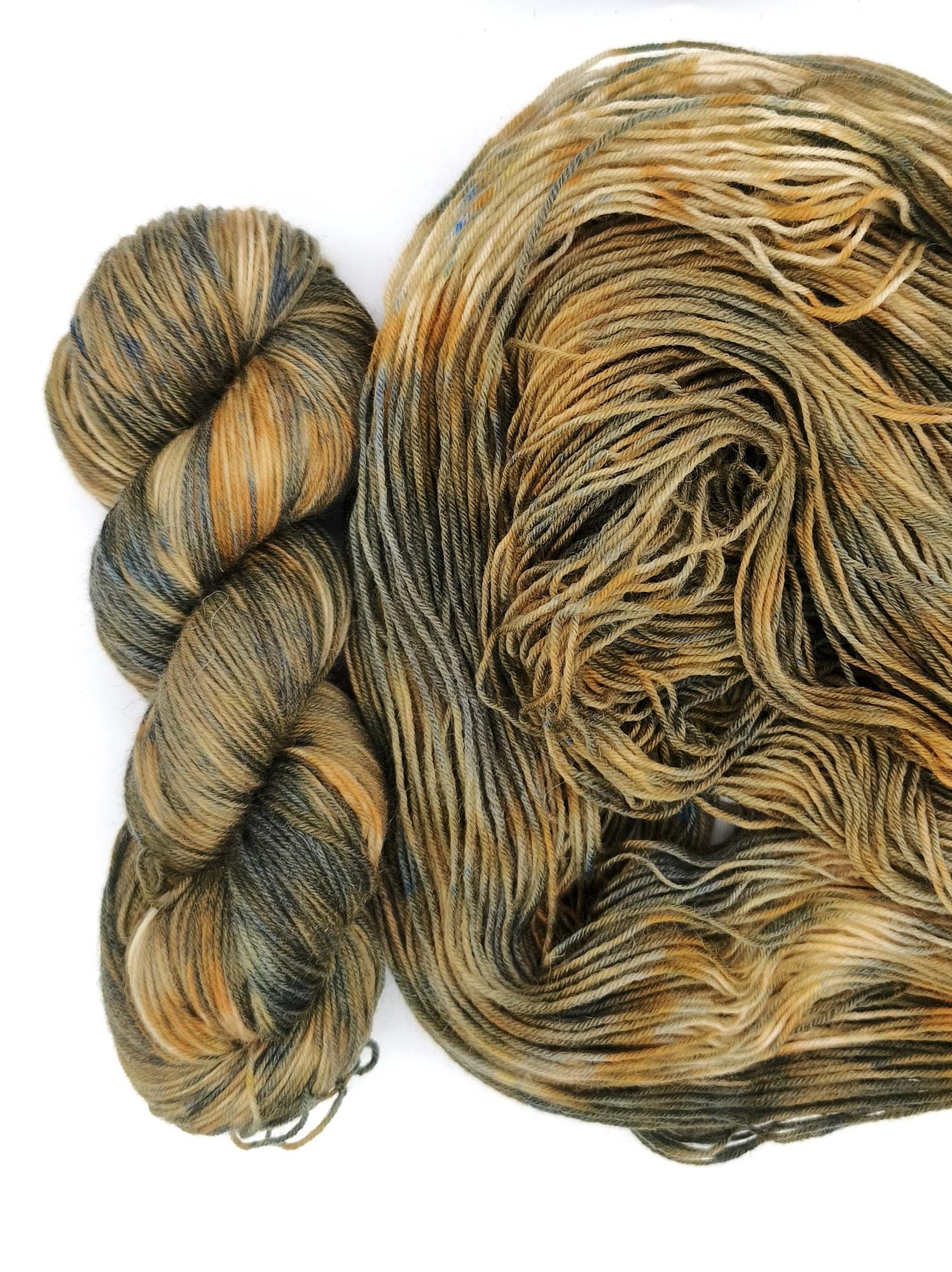 Пряжа ручного окрашивания, 100 гр/420 м, 75% меринос, 25% ПА, 39420