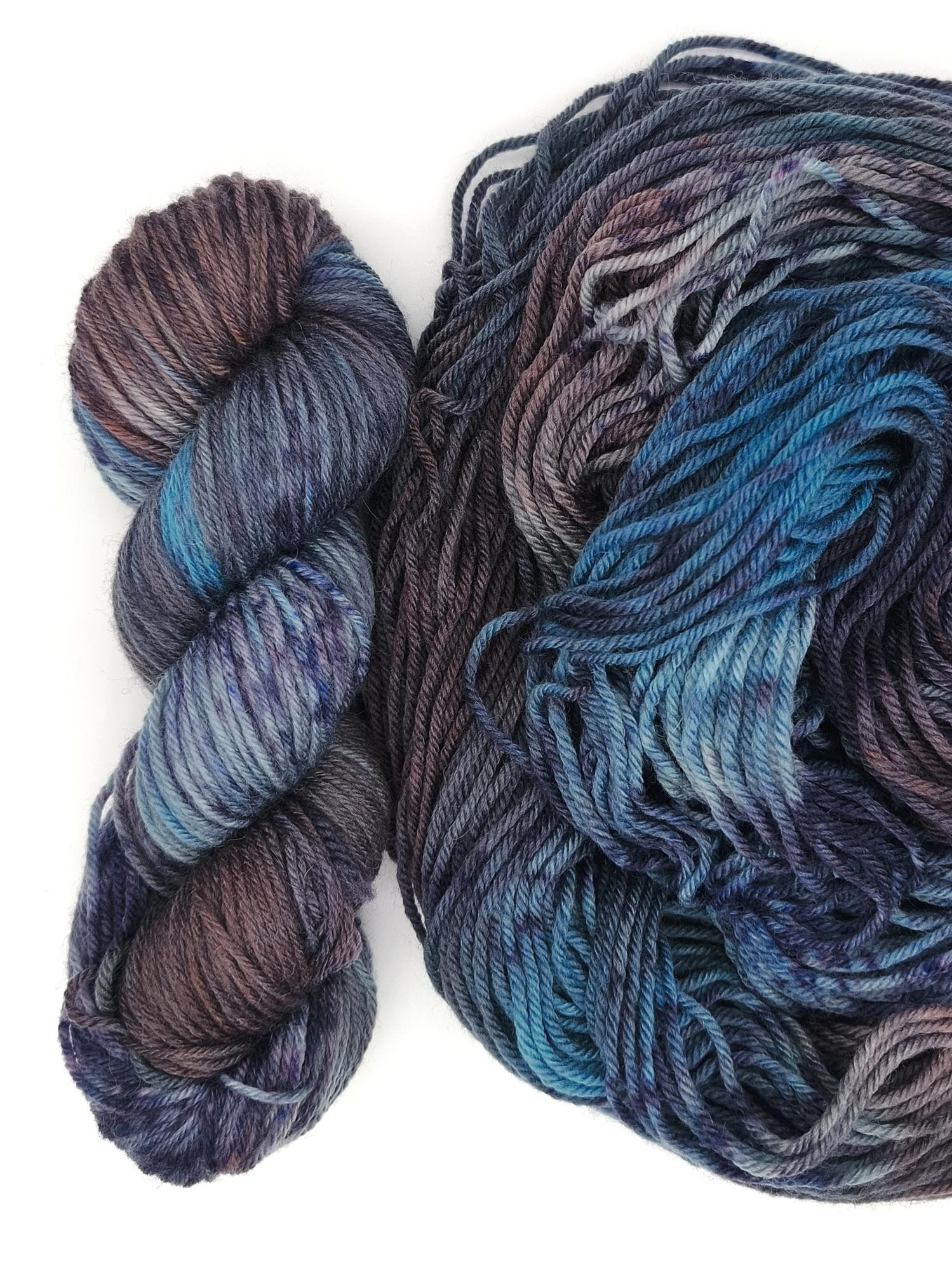 Пряжа ручного окрашивания, 100 гр/205 м, 75% меринос, 25% ПА, 128205