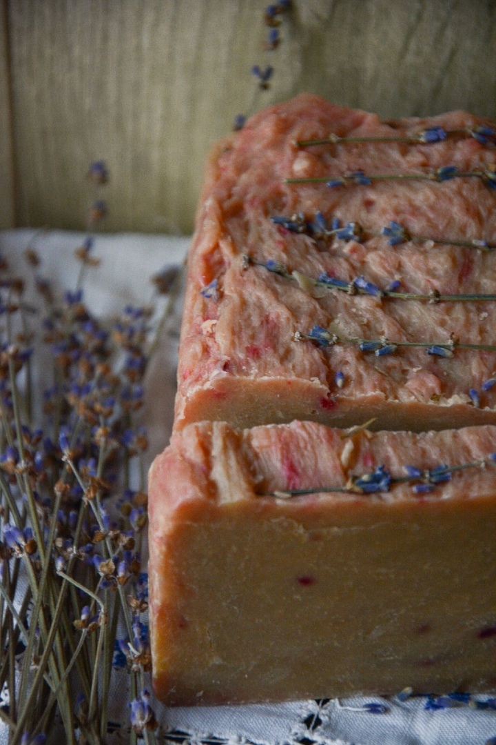 МЫЛО «МОЛОЧНАЯ ЛАВАНДА»