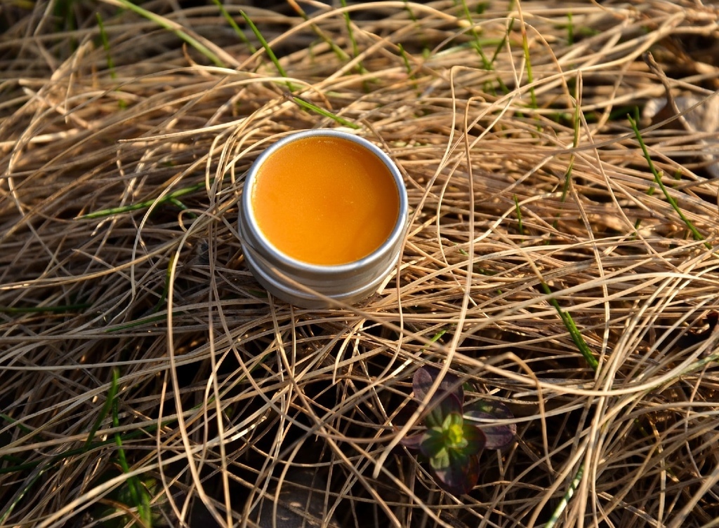 БАЛЬЗАМ ДЛЯ ГУБ «САНДАЛ»